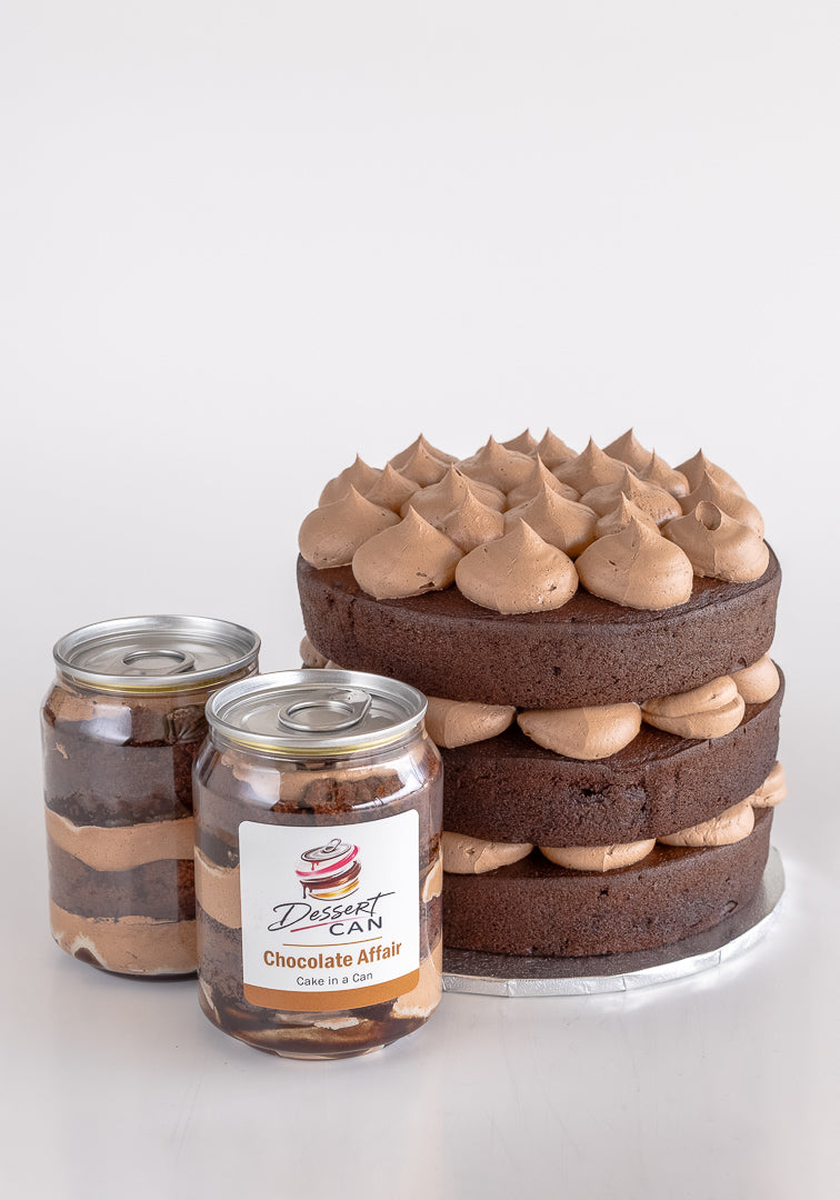 Chocolate Affair - Cutting Cake